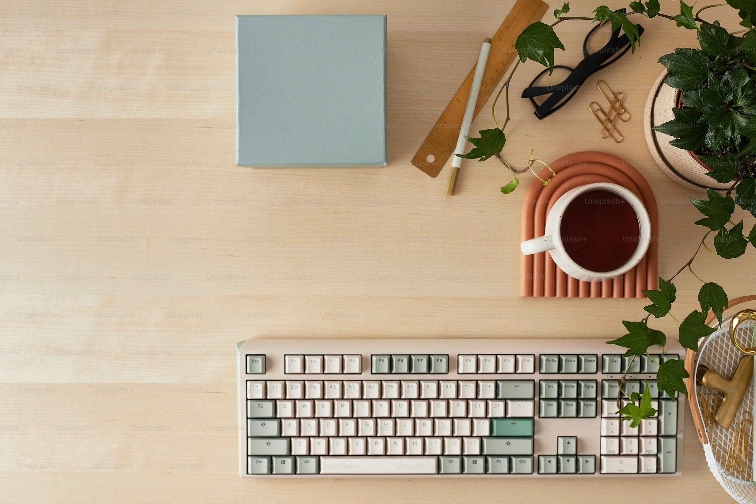 133074282-work-desk-picture-hd-download